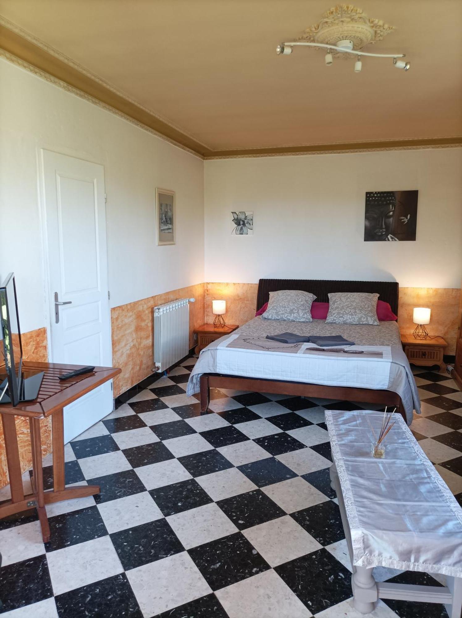 Chambre D'Hotes Les Garrigues Piolenc Exteriör bild